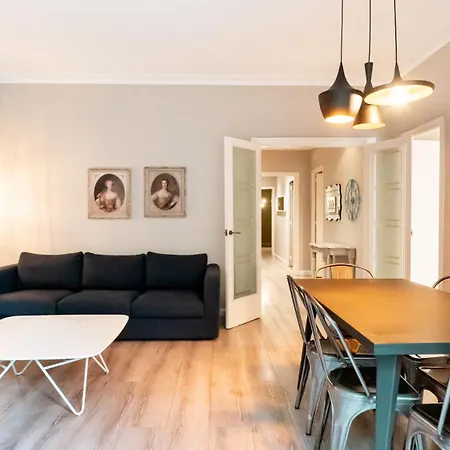 Magnificent 4 Bedroom In Eixample * Barcelona