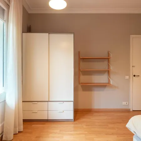 Apartment Magnificent 4 Bedroom In Eixample *