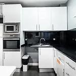 Magnificent 4 Bedroom In Eixample Апартаменты