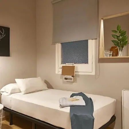 Magnificent 4 Bedroom In Eixample Appartement *