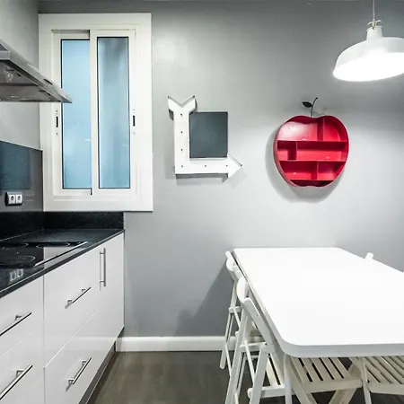 Magnificent 4 Bedroom In Eixample Apartamento *
