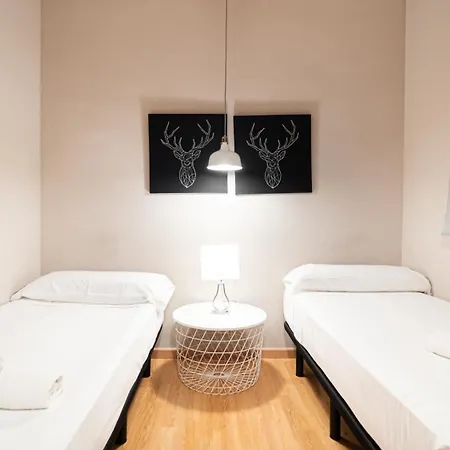 Magnificent 4 Bedroom In Eixample Apartamento Barcelona
