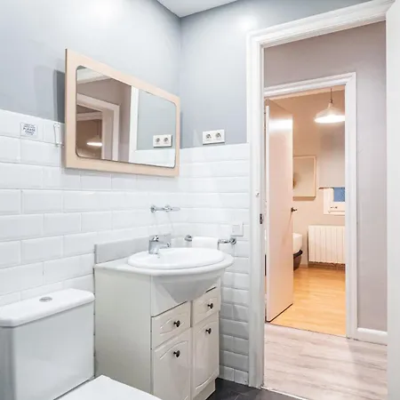 Magnificent 4 Bedroom In Eixample Apartamento