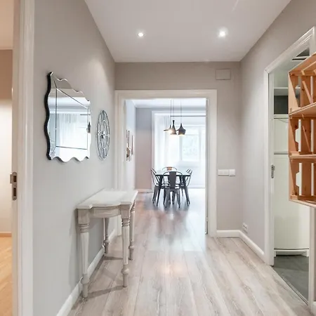 Magnificent 4 Bedroom In Eixample