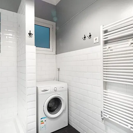 Magnificent 4 Bedroom In Eixample شقة *