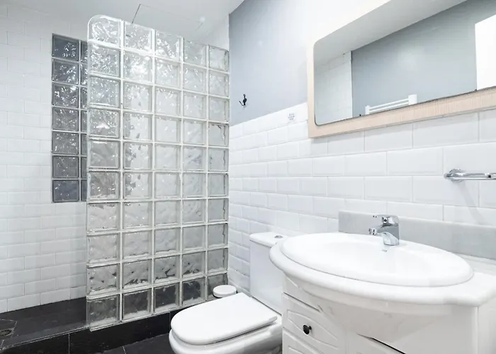 Magnificent 4 Bedroom In Eixample Appartamento