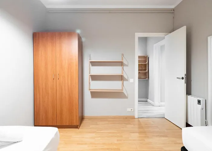 Magnificent 4 Bedroom In Eixample