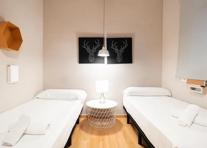 Magnificent 4 Bedroom In Eixample Appartamento Barcellona