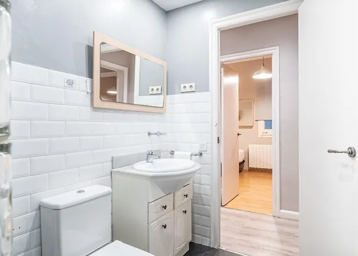 Magnificent 4 Bedroom In Eixample Appartamento